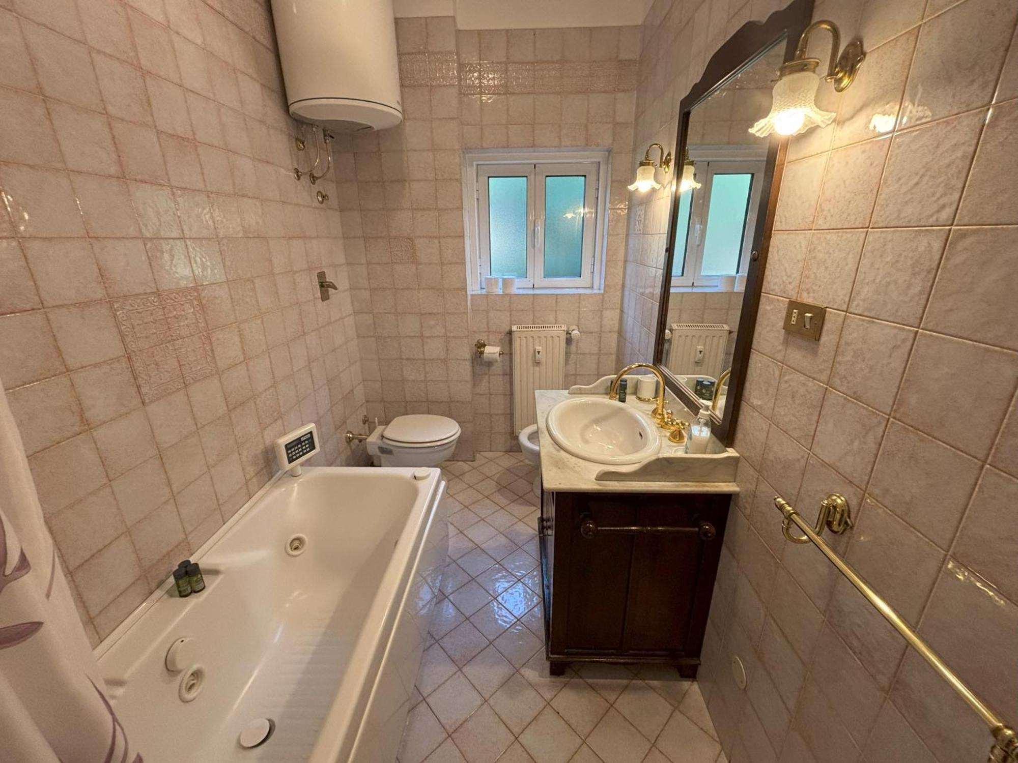 Affitto Turistico Via Bonomea 219-1 Apartman Trieszt Kültér fotó